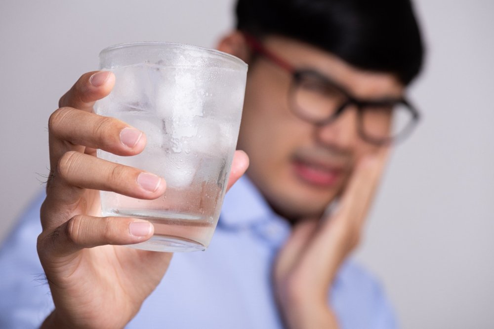 For Healthy Teeth's Sake, Stop Chewing Ice!
